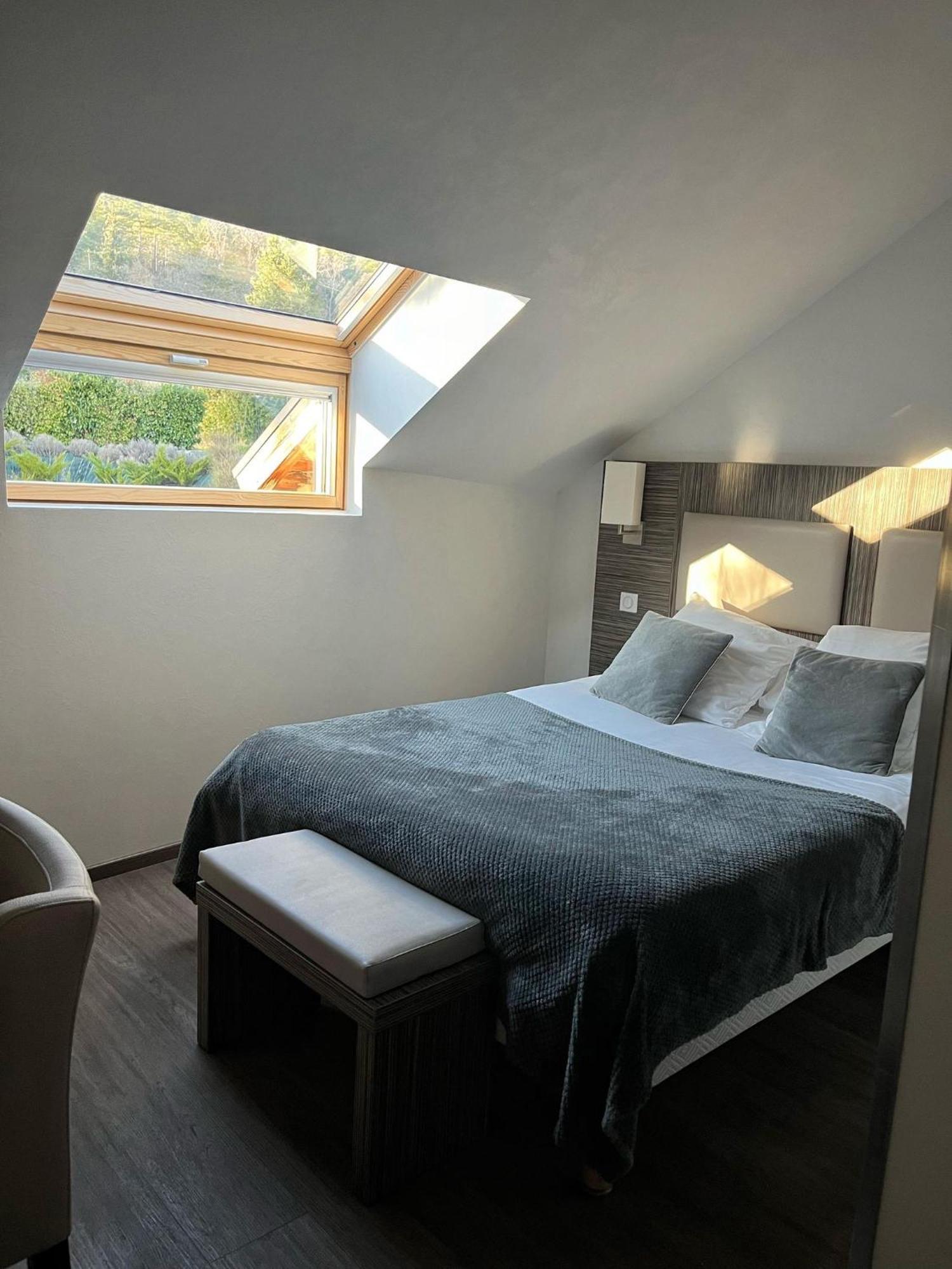 Les Olivades Hotel Gap Bagian luar foto