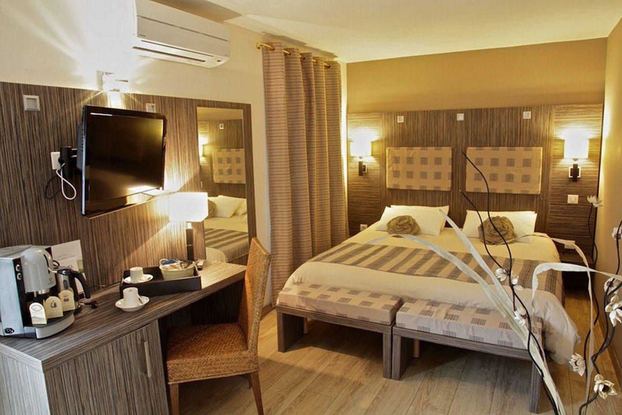 Les Olivades Hotel Gap Bagian luar foto