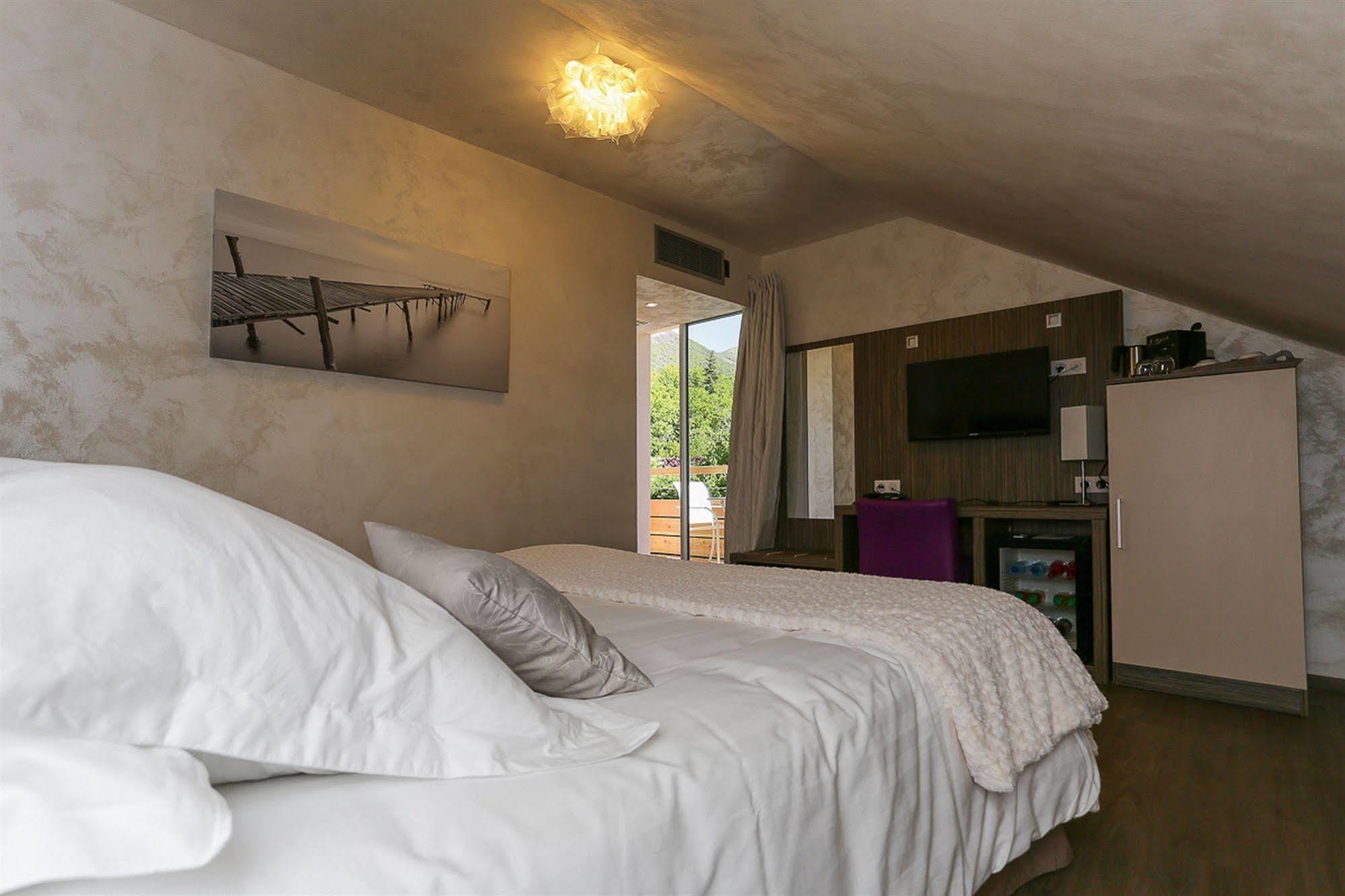 Les Olivades Hotel Gap Bagian luar foto